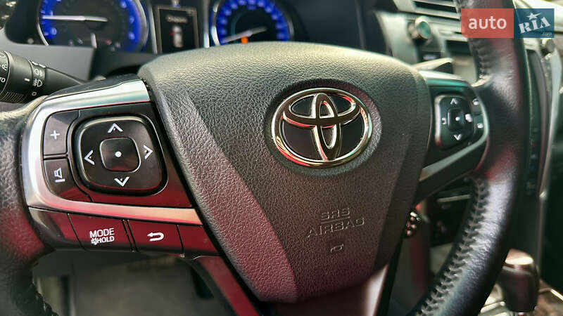 Седан Toyota Camry 2014 в Полтаве