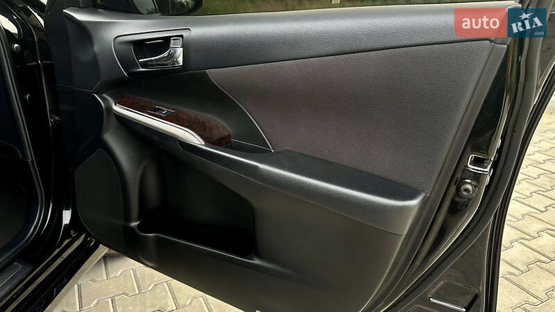 Седан Toyota Camry 2014 в Полтаве