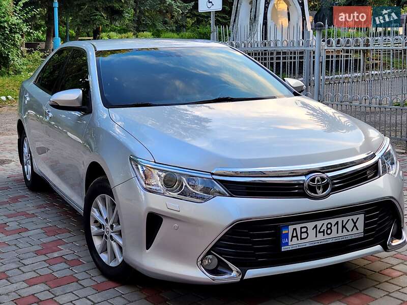 Седан Toyota Camry 2017 в 