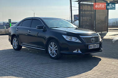 Седан Toyota Camry 2011 в Ярмолинцах