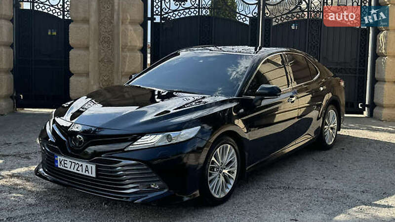 Toyota Camry 2019