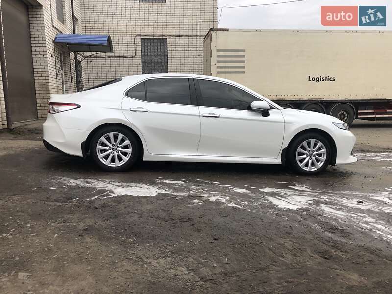 Седан Toyota Camry 2020 в Решетилівці