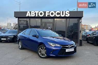Седан Toyota Camry 2016 в Киеве