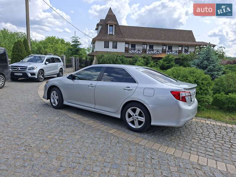 Седан Toyota Camry 2014 в Первомайську