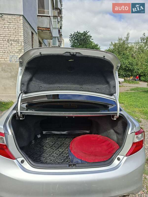 Седан Toyota Camry 2014 в Первомайську