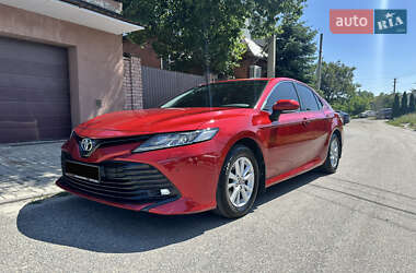 Седан Toyota Camry 2018 в Дніпрі