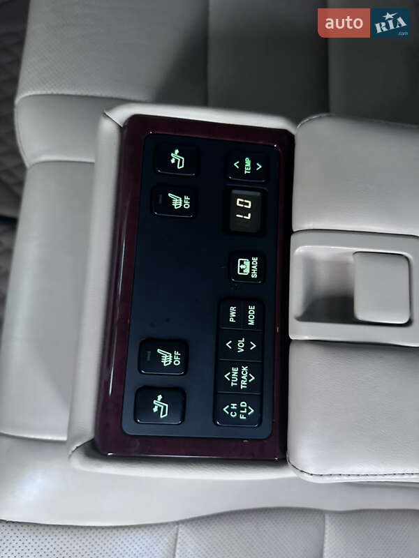 Седан Toyota Camry 2012 в Чернівцях