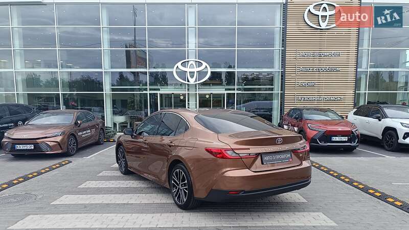 Седан Toyota Camry 2024 в Киеве