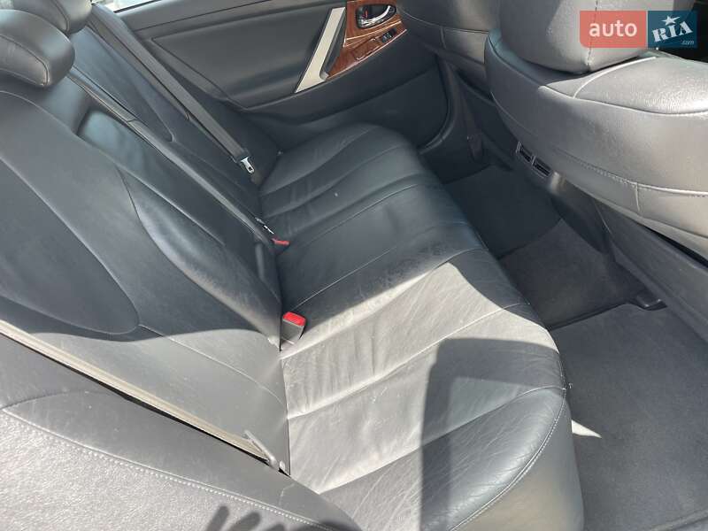 Седан Toyota Camry 2009 в Львові