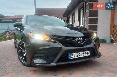 Седан Toyota Camry 2018 в Миргороде