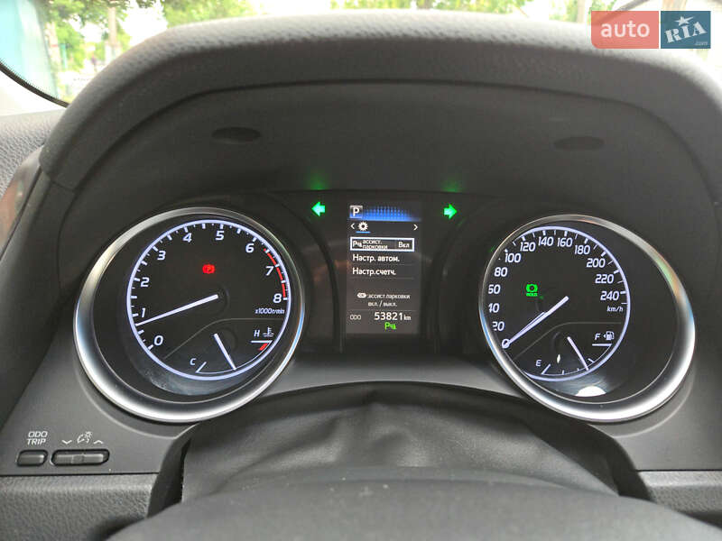 Седан Toyota Camry 2019 в Виннице