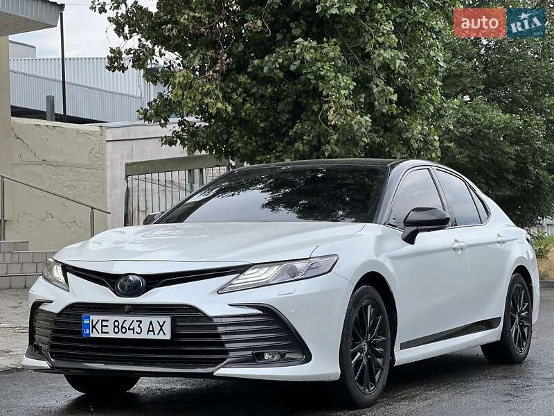 Toyota Camry 2021