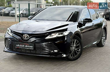 Седан Toyota Camry 2019 в Миколаєві
