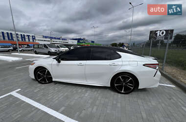 Седан Toyota Camry 2019 в Києві