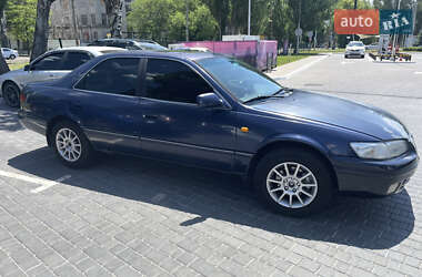 Седан Toyota Camry 1998 в Одессе