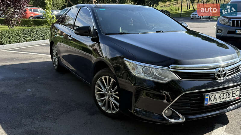 Седан Toyota Camry 2017 в Києві