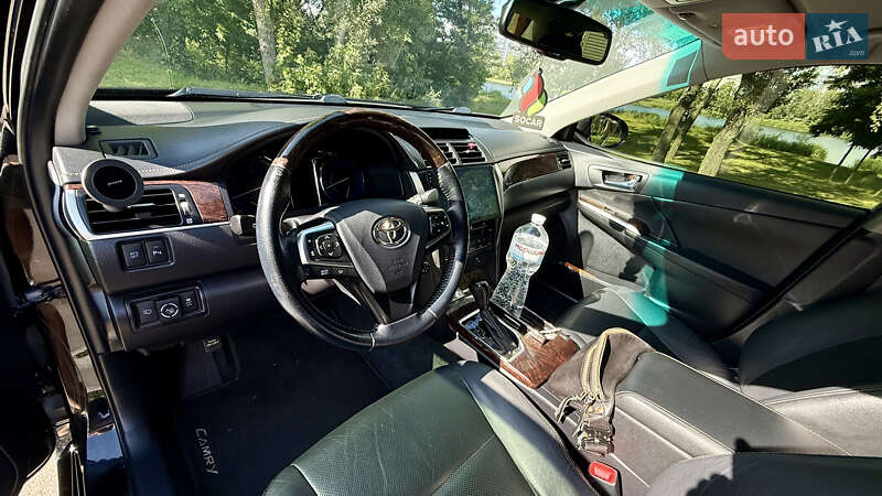 Седан Toyota Camry 2017 в Києві