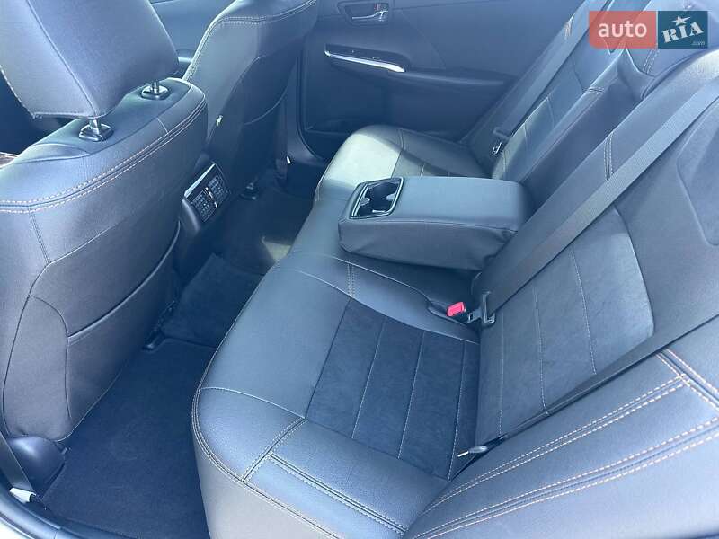 Седан Toyota Camry 2016 в Балті