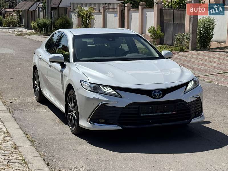 Toyota Camry 2021