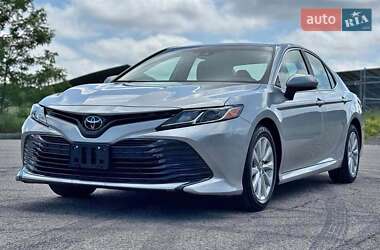 Седан Toyota Camry 2019 в Ивано-Франковске