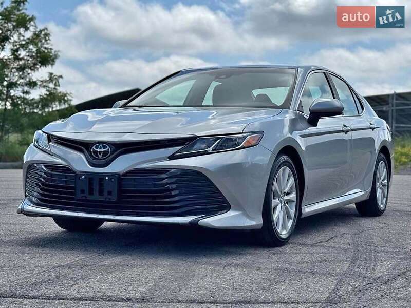 Седан Toyota Camry 2019 в 