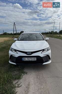 Седан Toyota Camry 2023 в Полтаве