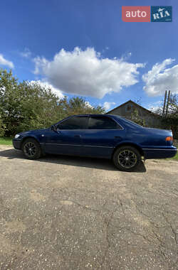 Седан Toyota Camry 1998 в 