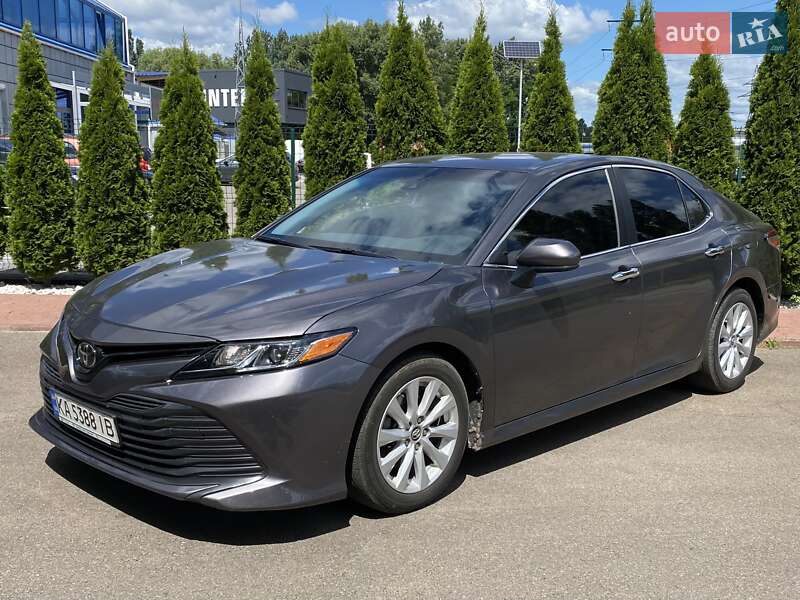 Toyota Camry 2019