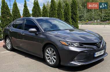 Седан Toyota Camry 2019 в Києві