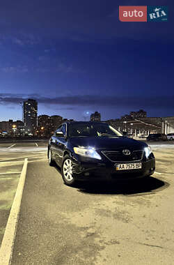 Седан Toyota Camry 2008 в Киеве