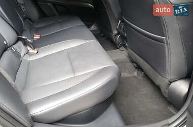 Седан Toyota Camry 2024 в 