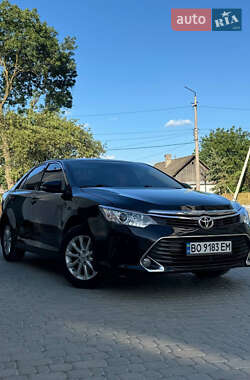 Седан Toyota Camry 2015 в Чорткові