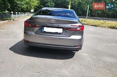 Седан Toyota Camry 2024 в 