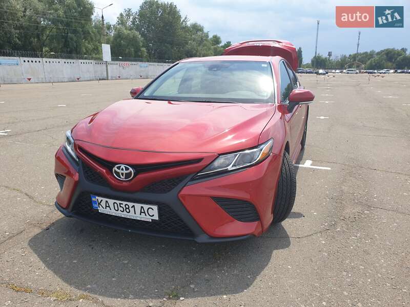 Toyota Camry 2019