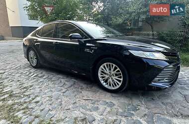Седан Toyota Camry 2019 в Тернополі