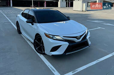 Седан Toyota Camry 2019 в Киеве