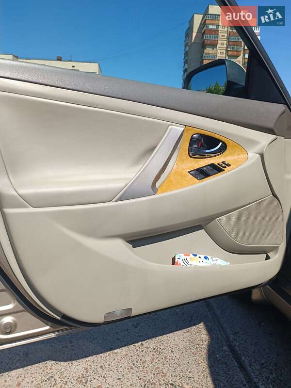Седан Toyota Camry 2007 в Броварах