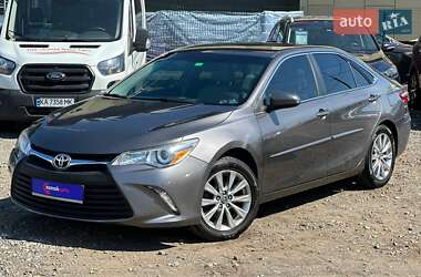 Седан Toyota Camry 2017 в Киеве