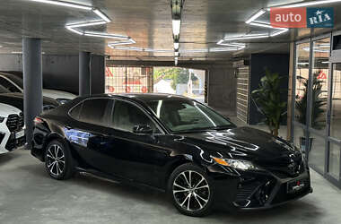 Toyota Camry 2018