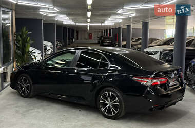 Седан Toyota Camry 2018 в 
