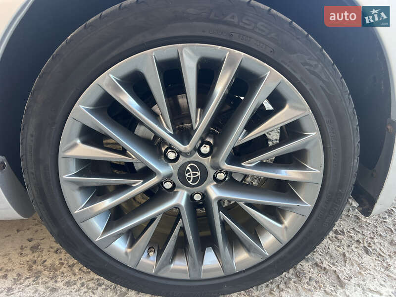 Седан Toyota Camry 2008 в Львове