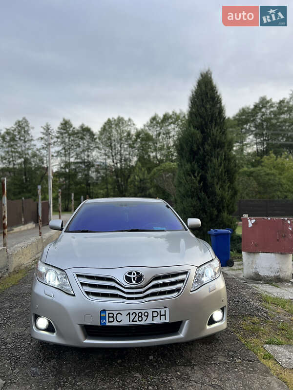 Седан Toyota Camry 2008 в Львове