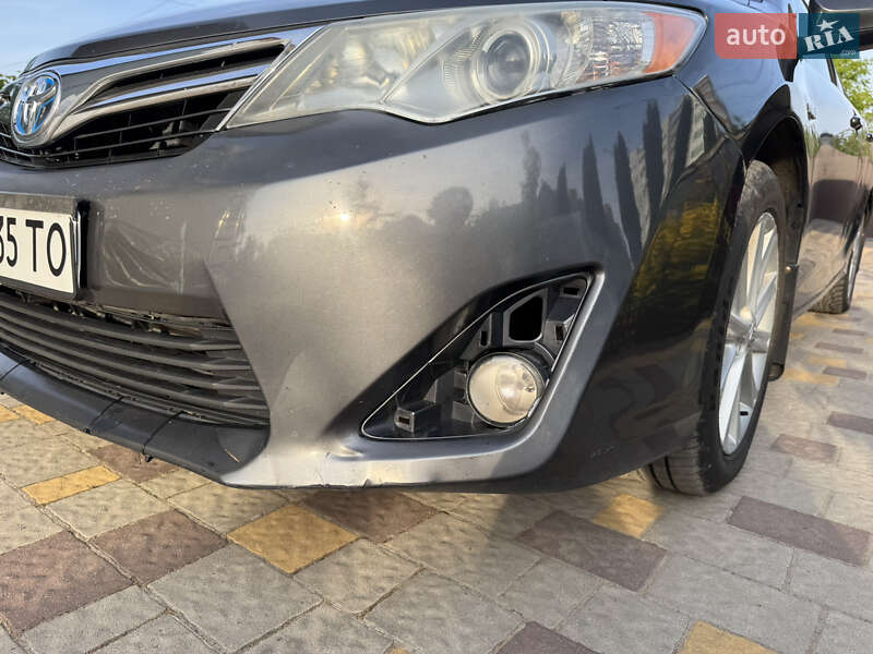 Седан Toyota Camry 2012 в Львові