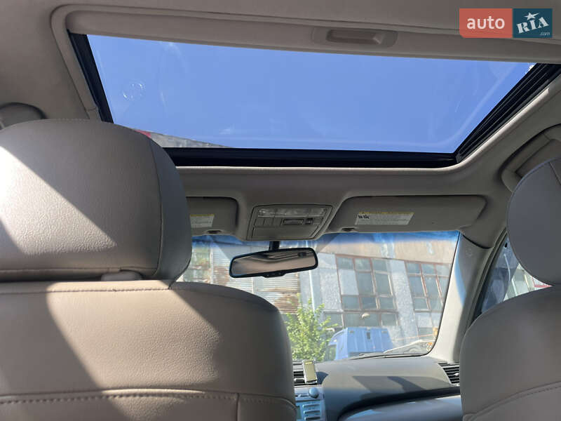 Седан Toyota Camry 2006 в Ровно