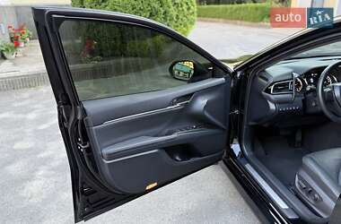 Седан Toyota Camry 2021 в 