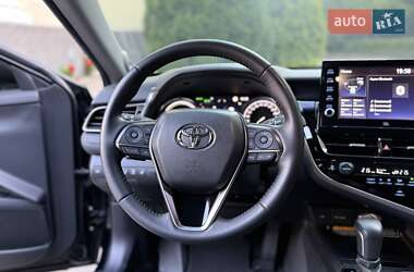 Седан Toyota Camry 2021 в 