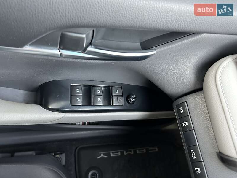 Седан Toyota Camry 2017 в Киеве фото 40 Седан Toyota Camry 2017 в Киеве