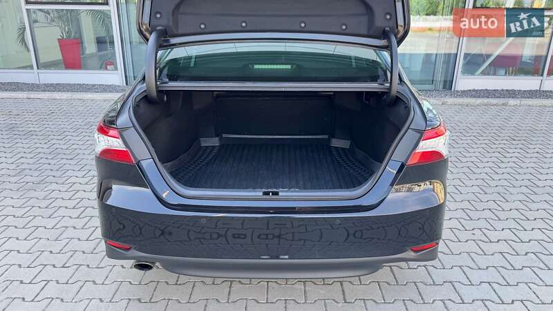 Седан Toyota Camry 2019 в Ивано-Франковске