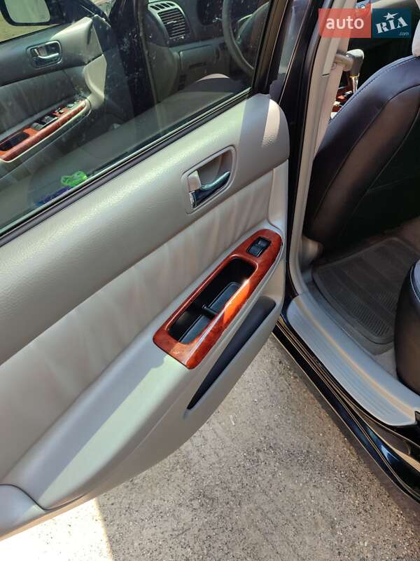 Седан Toyota Camry 2005 в Івано-Франківську