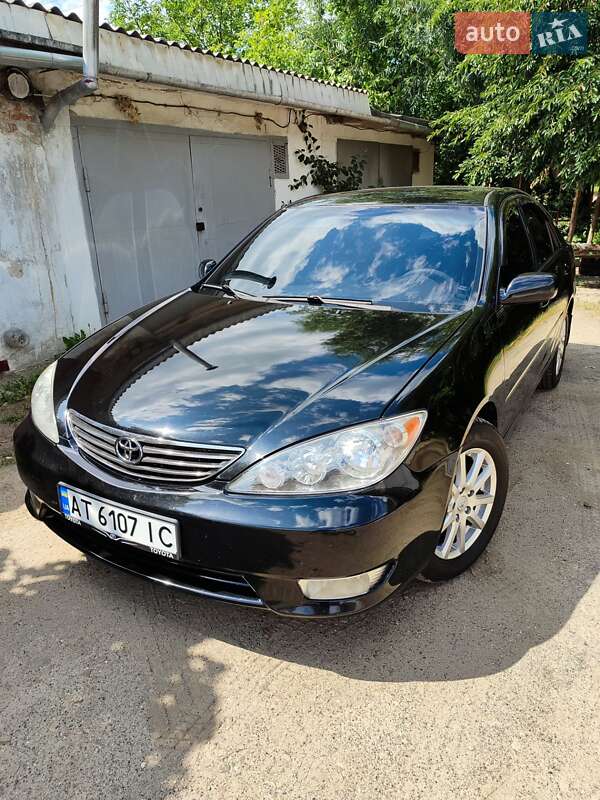 Седан Toyota Camry 2005 в Івано-Франківську